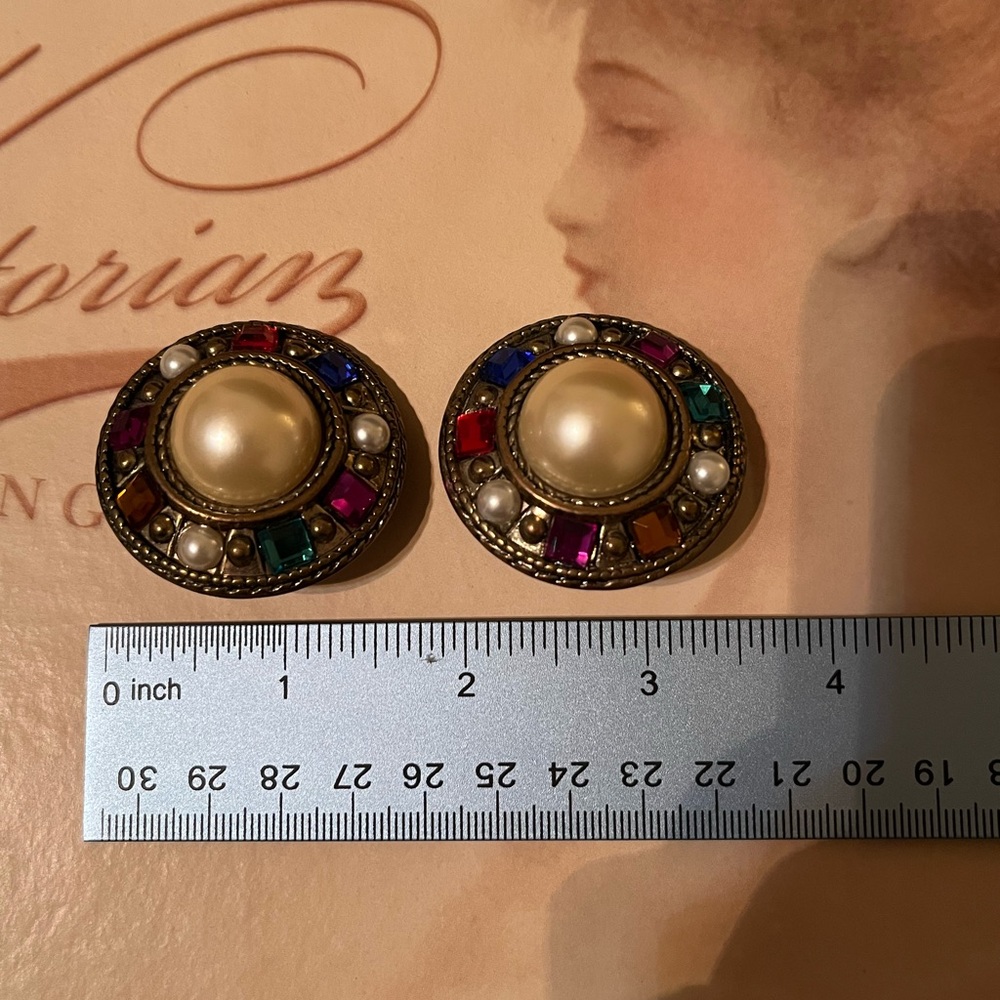 Vintage Multicolor Brooch with Pearl Accent - Picture 4 of 6